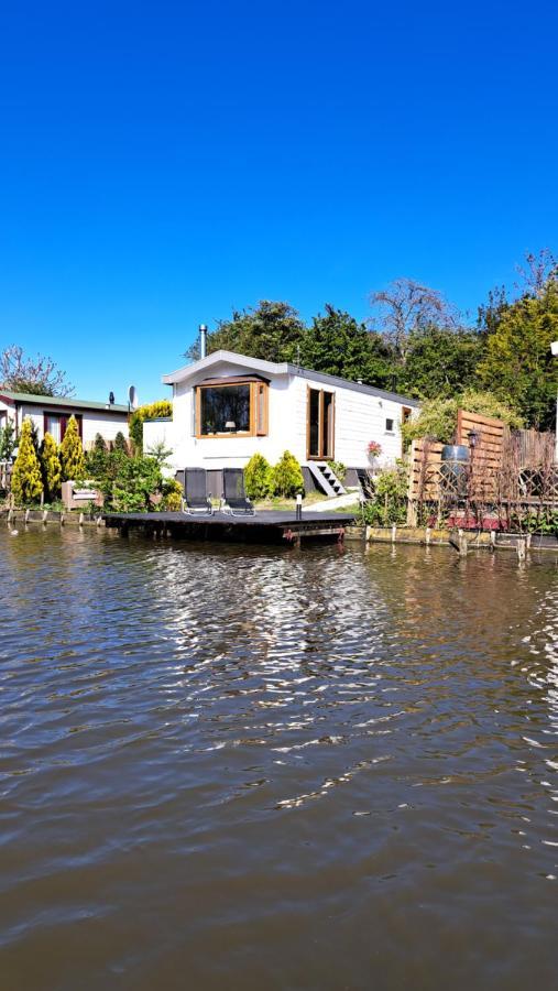 Het Witte Chalet Aan Het Water Van Monumentaal Fort Ooltgensplaat Ngoại thất bức ảnh